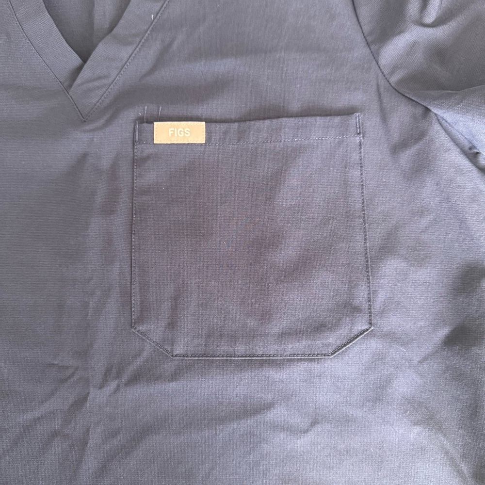 FIGS Navy Blue Scrub Top - Picture 3 of 3
